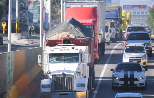 Sancionarán a transportistas que tiren material en López Mateos