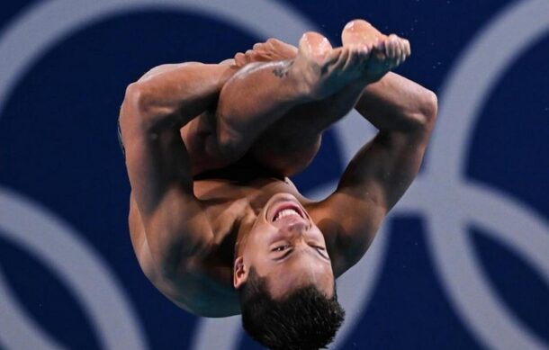 Osmar Olvera gana bronce para México en clavados