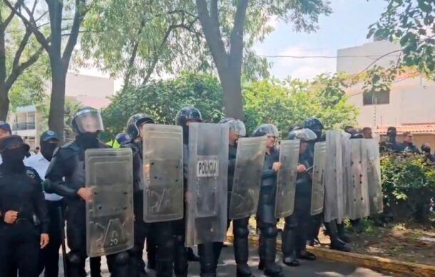 Investiga CEDHJ presunto abuso de policías en protesta de desaparecidos