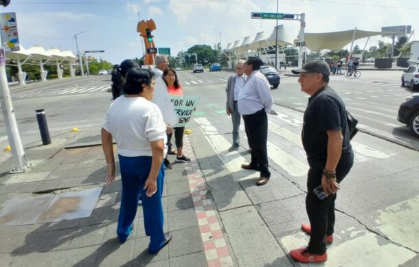 Protestan por mal servicio del Macrobús en Huentitán