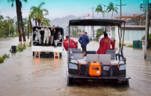 Desalojan a 300 personas en Acapulco por riesgo de colapso