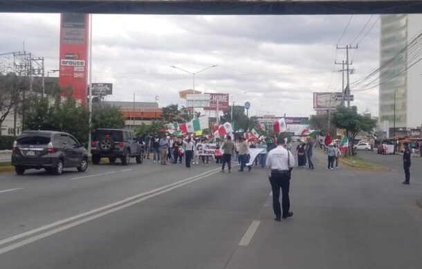 Trabajadores del PJF bloquean avenida López Mateos