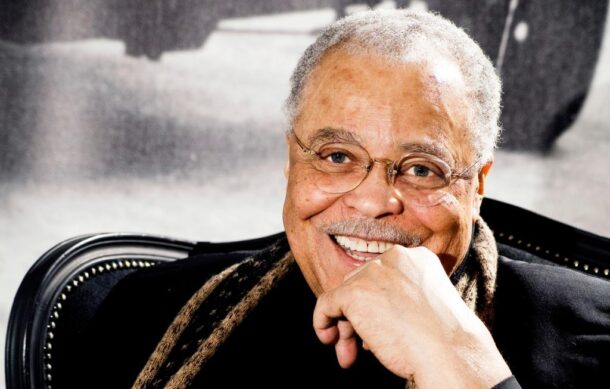 Muere James Earl Jones, le dio voz a Darth Vader y Mufasa