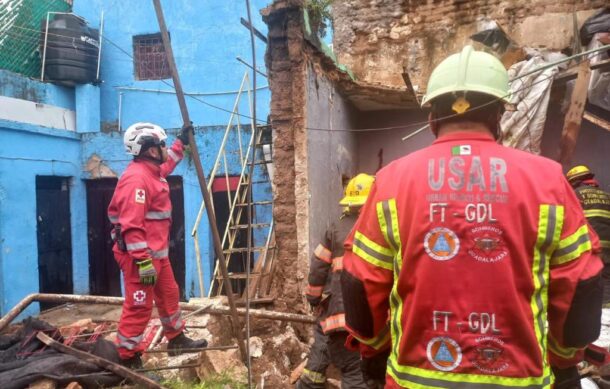 Derrumbe deja cinco heridos en la colonia La Penal de GDL