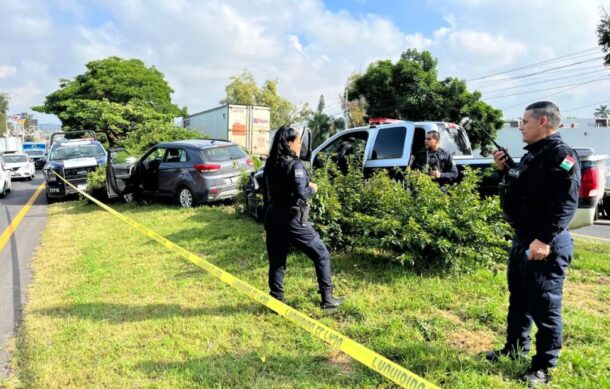 Arroja un detenido persecución en carretera a Chapala