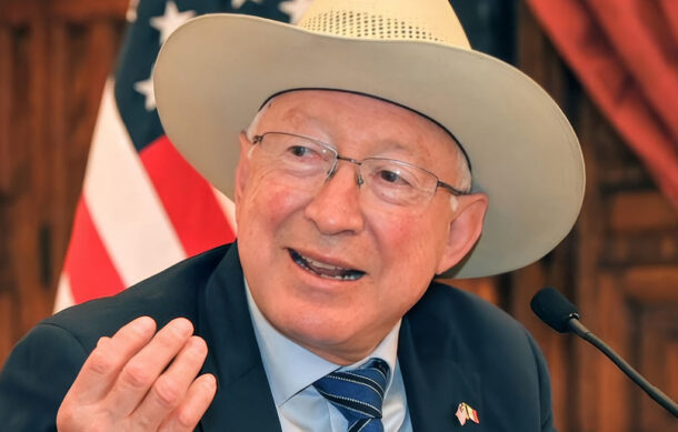 Ken Salazar destaca relación sólida entre México y EU