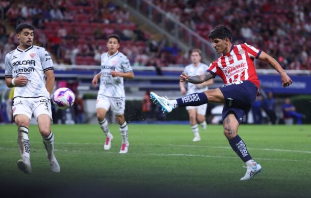 Remonta Chivas con gran reacción en el segundo tiempo y vence a Necaxa