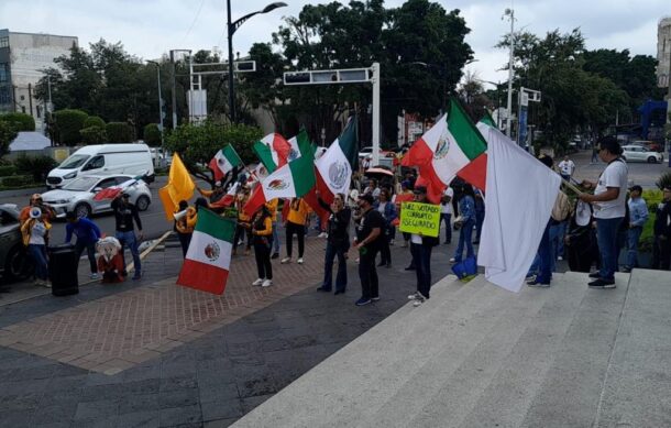 Protestan trabajadores de PJF afuera de Rectoría de la UdeG