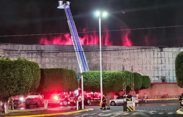 Se incendia tienda City Club en Plaza Cordilleras