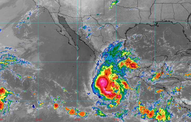 Vigilan posible ciclón al sur de Guerrero y Michoacán