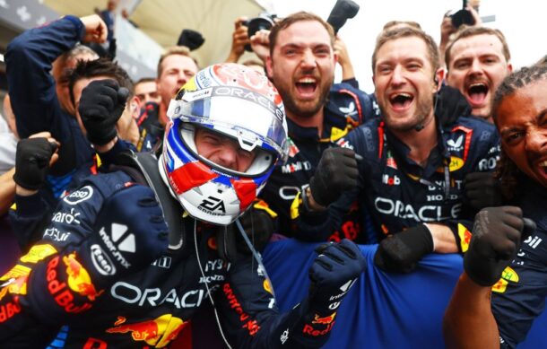 Con espectacular remontada vuelve Max Verstappen a lo más alto del podio