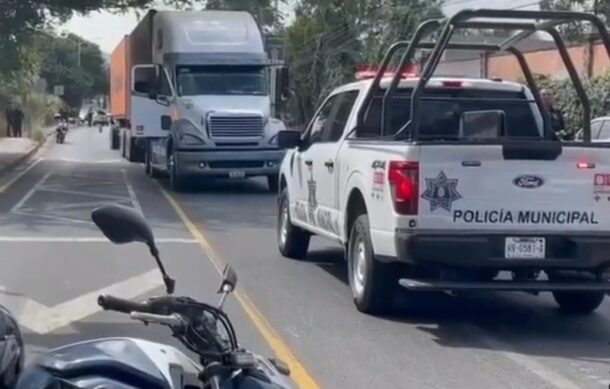 Se registra balacera en Camino Real a Colima tras robo de tráiler