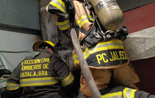 Incendio causa movilización en Plaza Pabellón