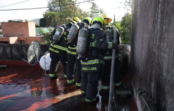 Flamazo en dos tanques de gas causa movilización en GDL