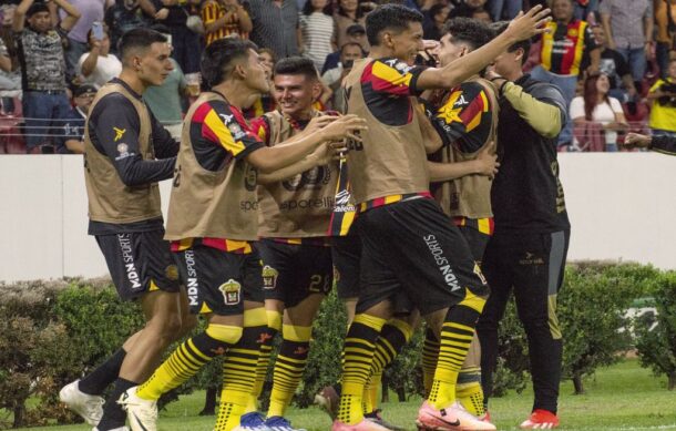 UdeG golea a Mineros y clasifica a las semifinales