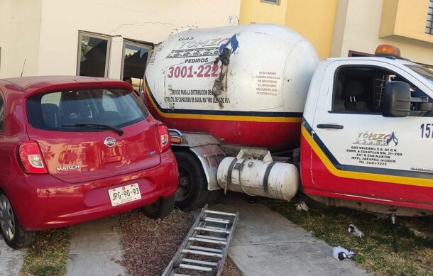 Pipa de gas sufre accidente en Tlaquepaque