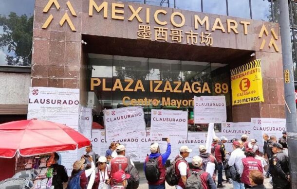 Comerciantes de Plaza Izazaga 89 se manifiestan en CDMX