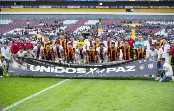 UdeG vence al Tapatío en noche especial por los 50 años de los Leones Negros