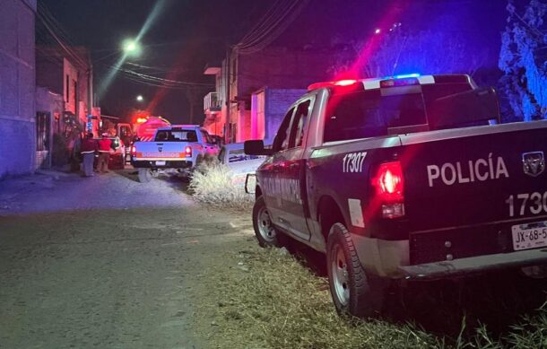 Rescatan a familia, tras incendio en la colonia La Micaelita