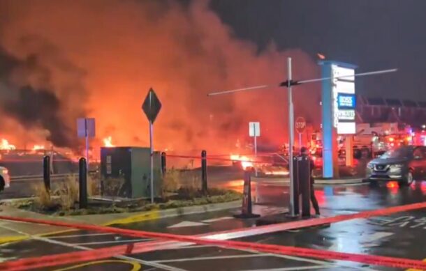 Avión se estrella en zona urbana de Filadelfia