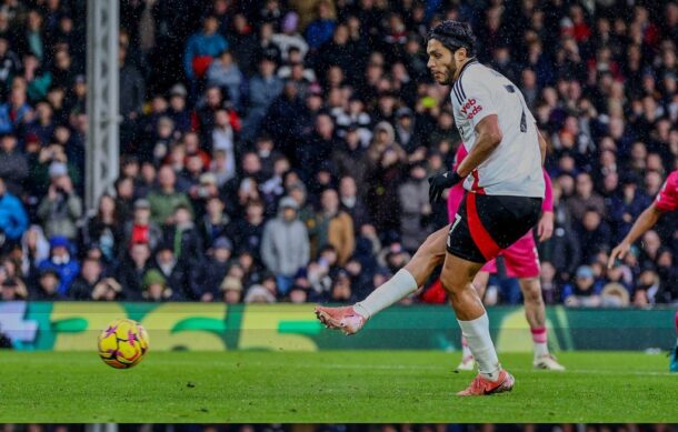 Anota Raúl Jiménez doblete y es el máximo goleador mexicano en Inglaterra