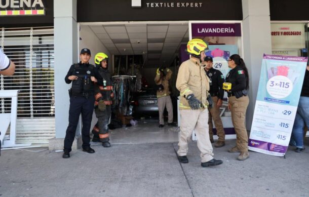 Mujer resulta lesionada tras ser arrollada por un vehículo en Zapopan