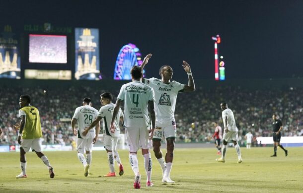 León le gana a Chivas 2-1 y suma tres victorias en fila