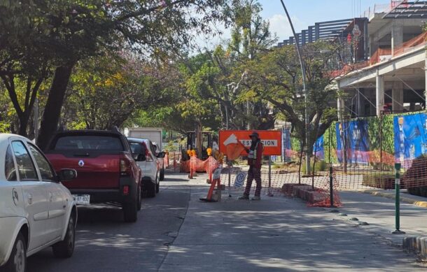 Obra en Av. México tiene permiso para bloquear calle