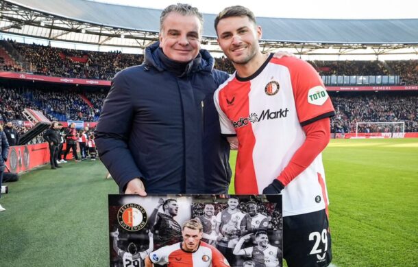 Santiago Giménez mete gol con el Feyenoord, pero se lleva una derrota