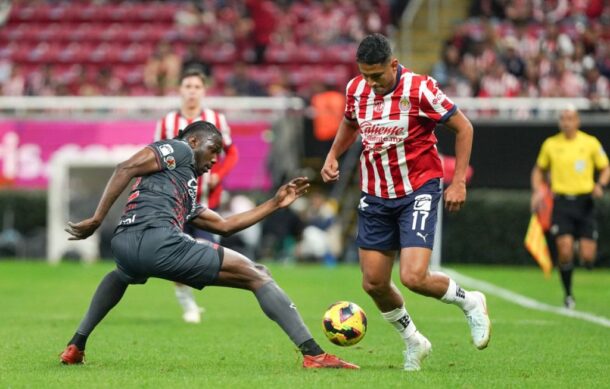 Chivas reencontró la victoria al vencer 2-1 a Xolos