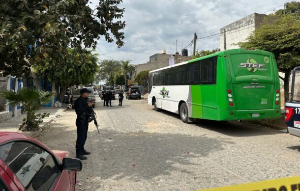 Localizan cadáver enterrado en finca de Tlaquepaque