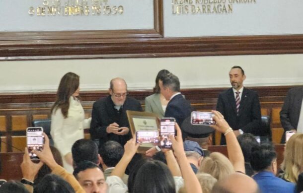 Entregan medalla “Premio Ciudad de Guadalajara” a Don Cornelio García