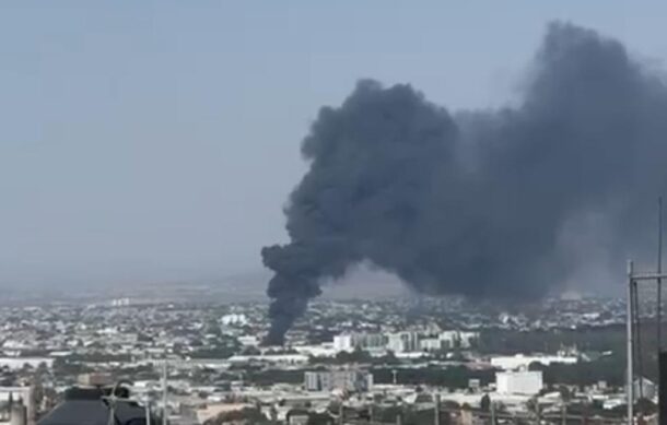 Incendio en fábrica de Guadalajara moviliza a bomberos