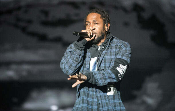 Kendrick Lamar desafía a Drake e interpreta “Not Like Us” en el Super Bowl