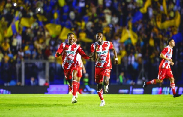 Necaxa le quita el invicto al América y le gana 3-2