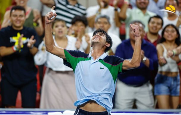 Rodrigo Pacheco sorprende y se instala en los octavos de final del Abierto Mexicano de Tenis