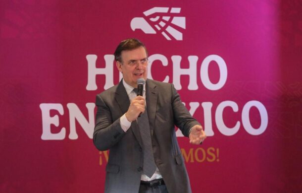 Llama Ebrard a defender lo hecho en México