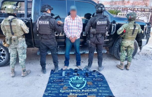 Detienen a policía de Teocaltiche