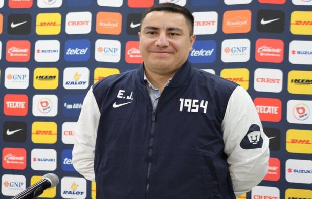 Presentan a Efraín Juárez como nuevo DT de Pumas