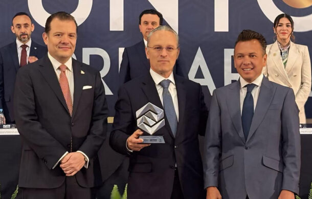 José Medina Mora recibe premio a la Trascendencia Empresarial en Jalisco