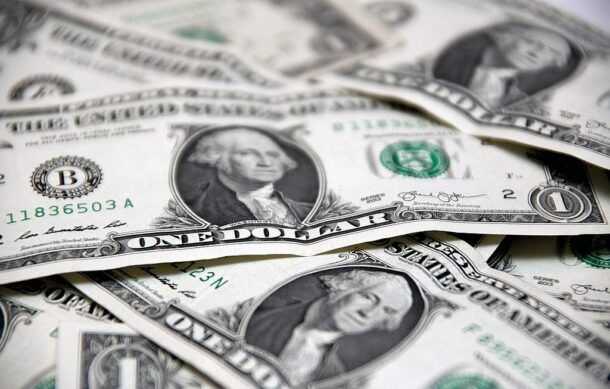 Peso abre en 17.44 por dólar tras ligera depreciación