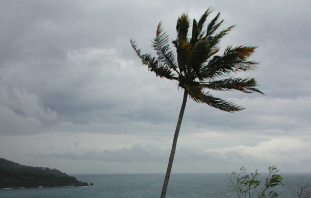 La tormenta tropical “Douglas” permanece lejos de México y sin riesgo para el país