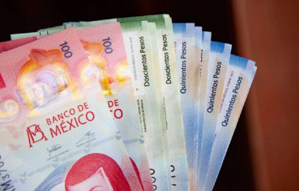 Peso cierra con pérdidas por tensión en Medio Oriente