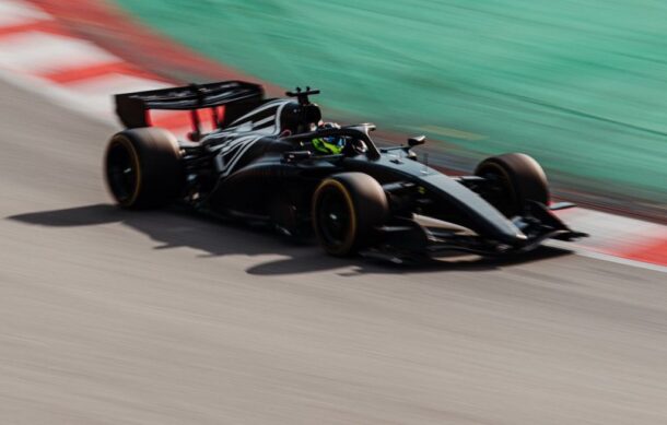 Antonelli gana la pole; Checo saldrá desde la P20 en Gran Bretaña