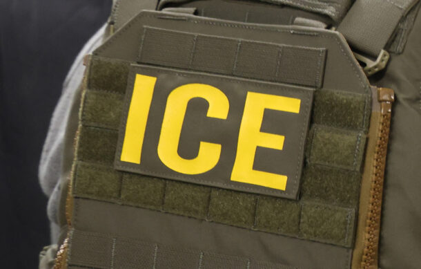 ICE suspende detenciones de vehículos tras muertes de migrantes
