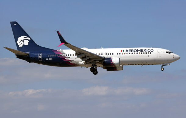 Sobrecargos de aviación llaman a agremiados de Aeroméxico a iniciar huelga el 1 de junio