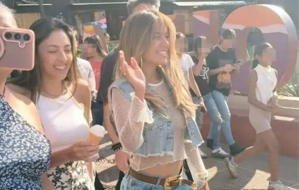 Karol G visita Tequila para promover internacionalmente sus tradiciones