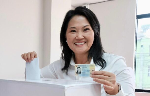 Keiko Fujimori gana la presidencia de Perú por estrecho margen