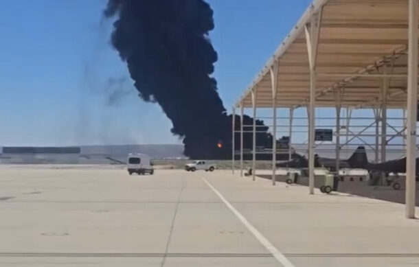 Se estrella bombardero B-52 en base aérea de California