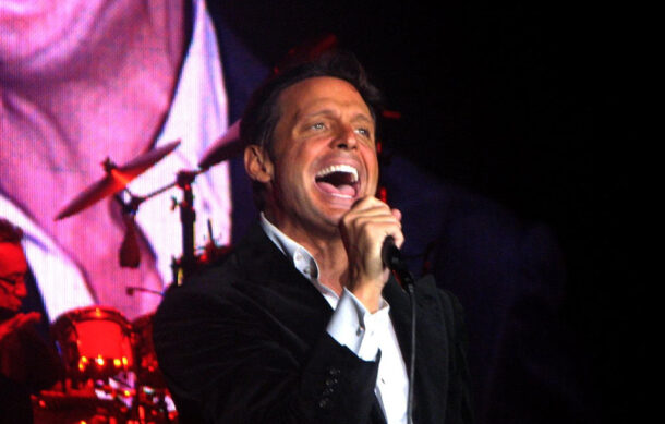 Reportan recuperación favorable de Luis Miguel tras supuesta intervención médica